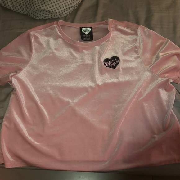 Forever 21 Tops - a pink velvet material graphic tee